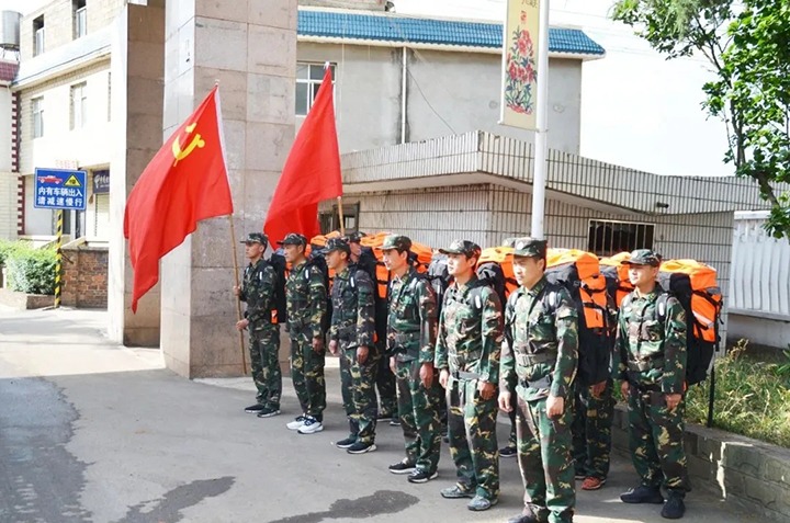 追寻红色影象 重走长征路——国家矿山应抢救援东源队开展“学党史、、、悟初心、、、践训词”主题党日活动