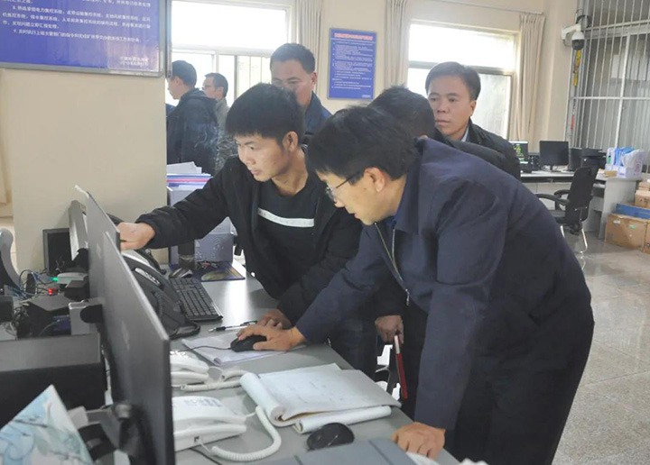 集团“三抓一！！卑偃涨寰不疃诙督导组到陆东煤矿开展督导调研