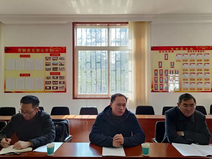 云煤（尊龙Z6官方网站）集团党委委员、副总司理张清到可保煤矿公司开展春节送温暖慰问活动