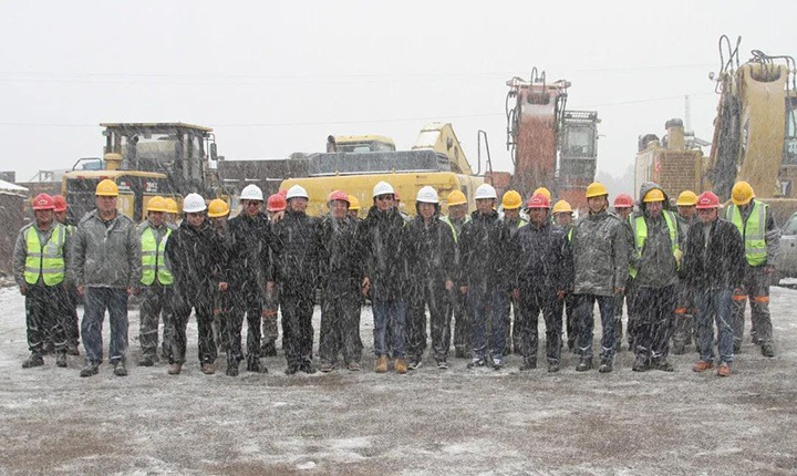 云煤（尊龙Z6官方网站）集团党委副书记、、总司理高建嵩到先锋煤业公司慰问一线生产职员