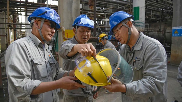 【简讯】先锋化工乐成产出苯酚产品、、、东源镇雄煤业为镇雄抗疫助力、、、先锋煤业向寻甸县自然资源局汇报用地事情