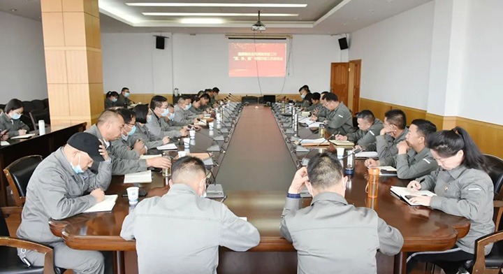 【简讯】曲煤焦化召开党建事情“查、、、补、、、强”专项行动启动会、、、昆明煤炭设计院召开党建事情推进会、、、可保煤矿召开国企刷新三年行动推进会