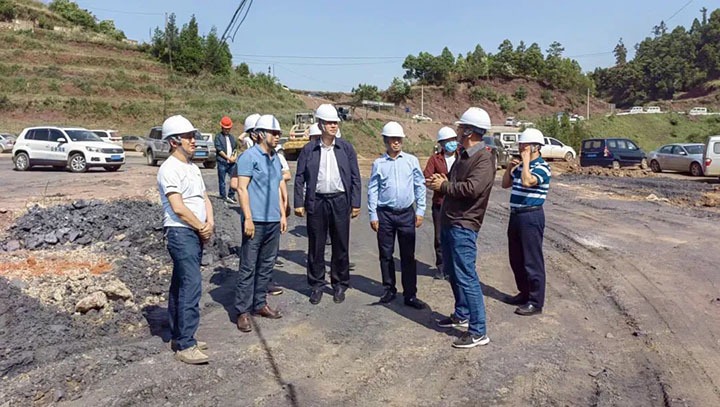 【简讯】罗平县委书记海建才到东城煤矿调研清静生产事情、、、陆东煤矿召开清静生产紧迫聚会、、、恩洪煤业团委寓目中国共青团成立100周年大会