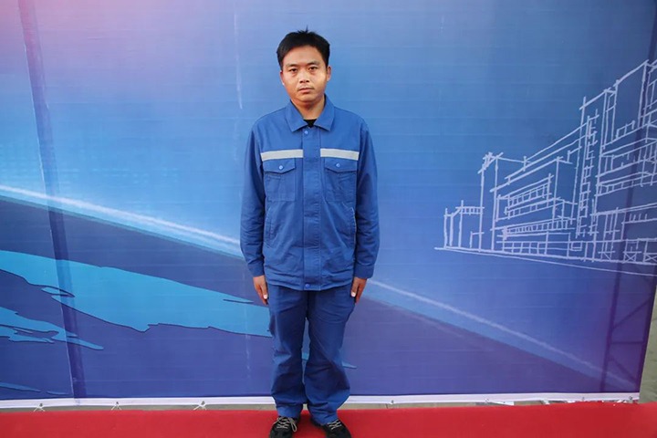 在岗位上坚守，，在通俗中出彩——省十八届职工职业手艺大赛掘进机司机手艺状元王福刚诠释“工匠精神”