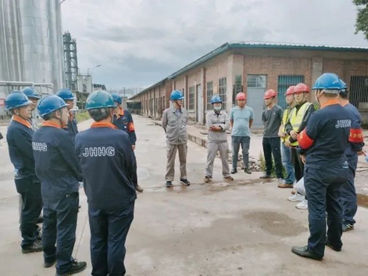 【简讯】解化分公司15万吨复肥客栈扩建项目验收及格、、观音山驻矿中队通过矿山救护队标准化检查审核、、石化供销公司开展植树活动