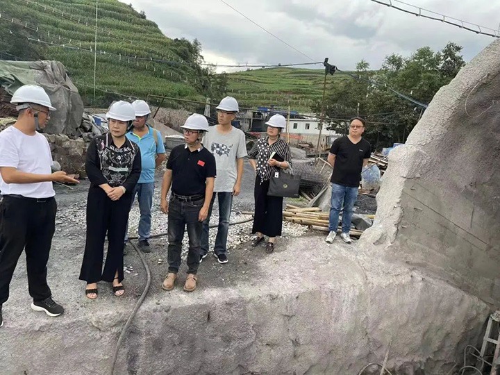 【简讯】罗平县政协党组书记、主席王冬梅到东城公司调研、后所煤矿公司开展红色教育活动、威信煤炭公司开展夏日送清凉活动