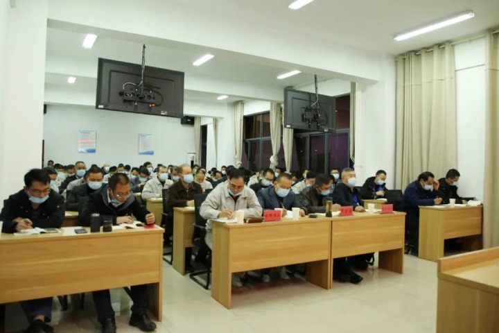 云煤（尊龙Z6官方网站）集团党委委员、、副总司理施从伟到镇雄煤业宣讲党的二十大精神