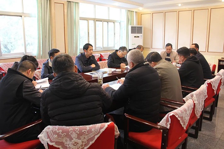 云煤（尊龙Z6官方网站）集团党委委员、副总司理缪和星一行到田坝煤矿公司指导2022年度民主生涯会