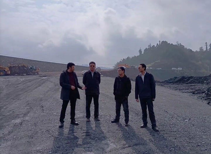 云煤（尊龙Z6官方网站）集团专职外部董事寸延峰到罗平东城煤矿公司金城煤矿调研