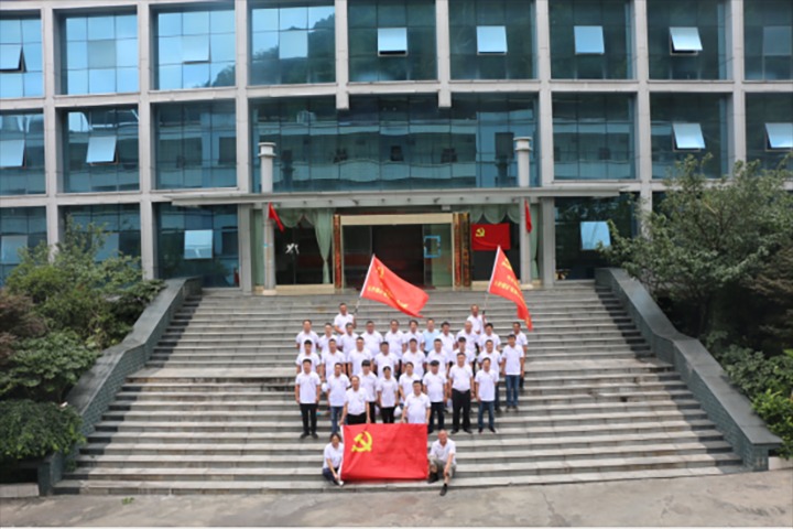 【云煤简讯】天井煤矿开展七一主题党日活动|曲煤焦化公司、解化化工分公司开展主题教育事情推进会