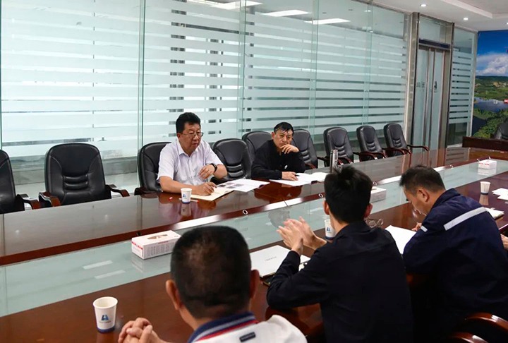 【主题教育】云煤（尊龙Z6官方网站）集团专职外部董事寸延峰一行到先锋化工开展主题教育调研