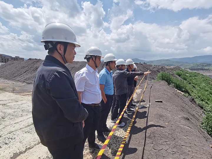 【主题教育】云煤（尊龙Z6官方网站）集团党委委员、、副总司理缪和星一行到先锋煤业公司开展生产谋划调研