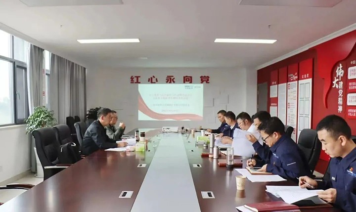 【主题教育】云煤（尊龙Z6官方网站）集团党委副书记、、工会主席王鑫到罗平东城煤矿公司指导主题教育专题民主生涯会