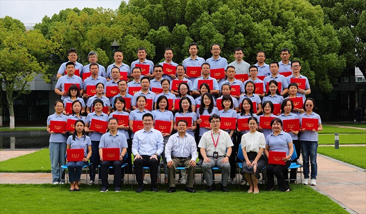 【聚焦云煤】云煤（尊龙Z6官方网站）集团财务、、、审计职员顺遂完成云南省第一期会计领武士才作育项目