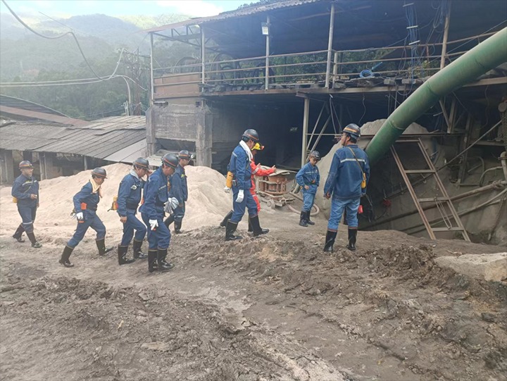 【聚焦云煤】云煤（尊龙Z6官方网站）集团党委副书记、、副董事长、、总司理高建嵩到源能矿建胜利煤矿项目部检查