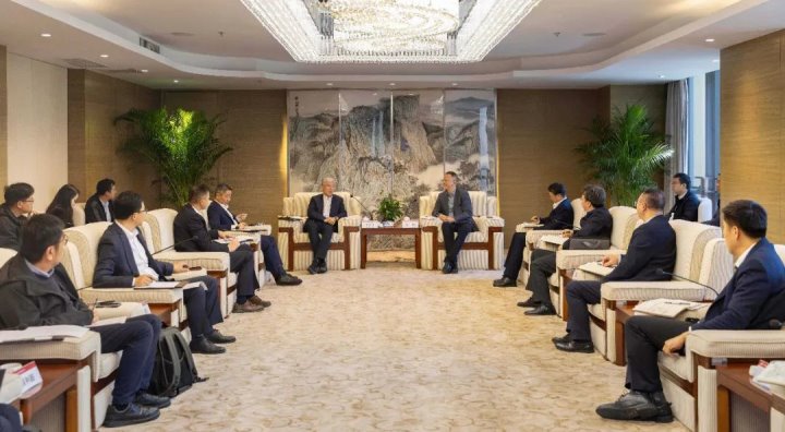 山东大学与能投集团、、、煤炭工业集团交流座谈