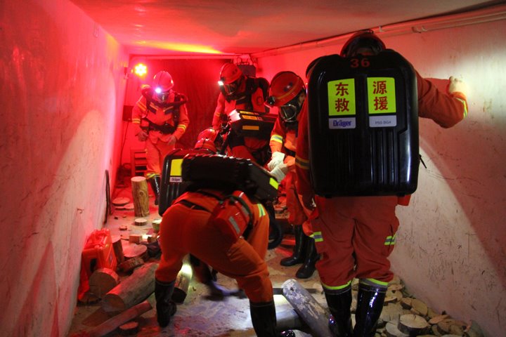 聚焦实战强基本 精准施策提效能——全省矿山救援队培（复）训事情座谈会在东源队召开