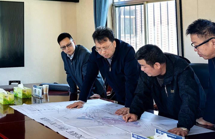 云煤集团副总司理杜昌华一行到金发煤业公司调研指导事情