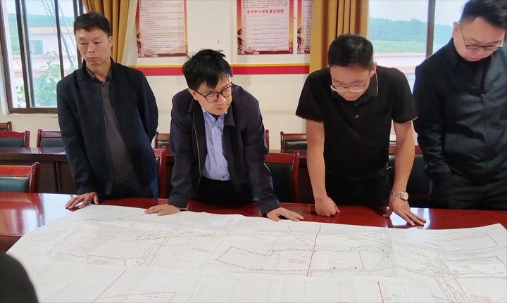 云煤集团党委委员、、、副总司理、、、总工程师施从伟一行到羊场煤矿所属得马煤矿调研