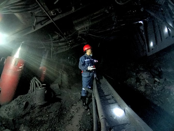 云煤集团党委委员、、、副总司理、、、总工程师施从伟赴金发煤业开展清静督导检查