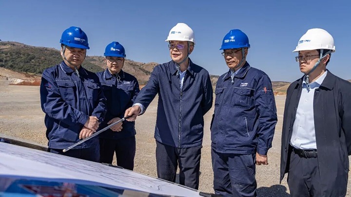 胡均现场督导解化绿源化工搬家转型升级项目强调：：：以专业化标准、、、科学化治理推动项目高质量建设